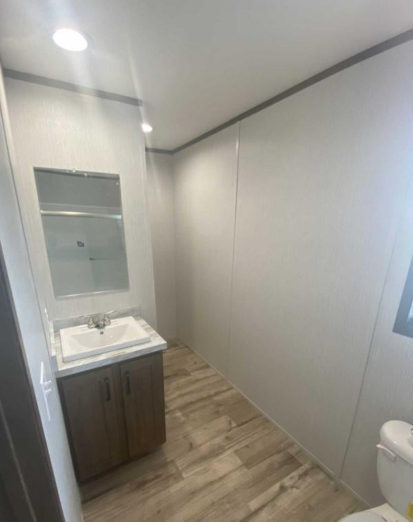 2025 Commodore Blazer Select -14663C Manufactured Home