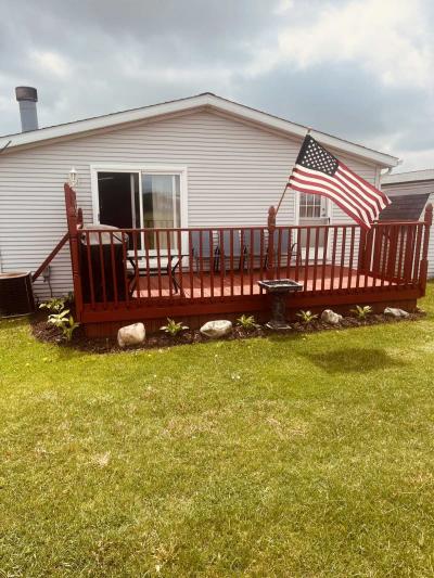 Photo 2 of 14 of home located at 13525 Honolulu Ct Hartland, MI 48353