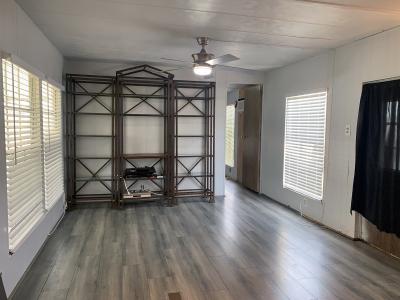 Photo 2 of 8 of home located at 2713 Phil Lane Sebring, FL 33870