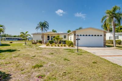 Photo 3 of 76 of home located at 19852 Gator Creek Ct. North Fort Myers, FL 33903