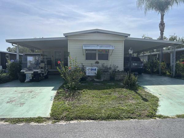 Photo 1 of 2 of home located at 4852 Goldfinch Dr. Zephyrhills, FL 33541