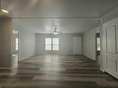 Mobile Home at 18118 N Us Highway 41, #33-A Lutz, FL 33549