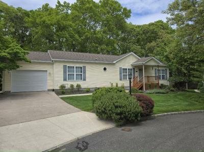 Mobile Home at 1407-203 Middle Rd Unit #203 Calverton, NY 11933