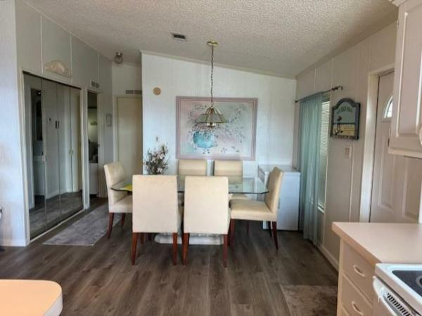 1993 Skyline Manufactured Home