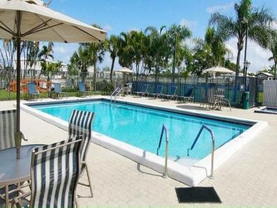 Photo 4 of 7 of home located at 4393 74th Road N # 531 Riviera Beach, FL 33404