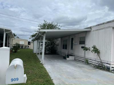 Photo 5 of 8 of home located at 4177 69th Lane N # 909 Riviera Beach, FL 33404