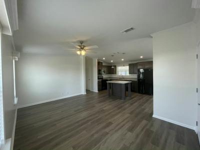 Photo 2 of 20 of home located at 912 Freeport Avenue Venice, FL 34285