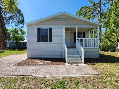 Photo 2 of 20 of home located at 19237 Cedar Crest Court North Fort Myers, FL 33903