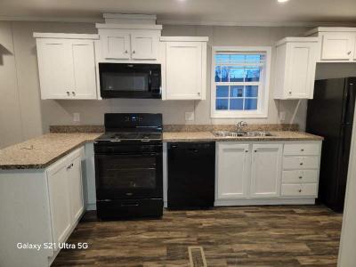 Photo 4 of 12 of home located at 220 Macon Rockford, IL 61109