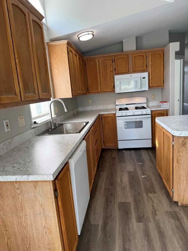 1998 Fleetwood Mobile Home