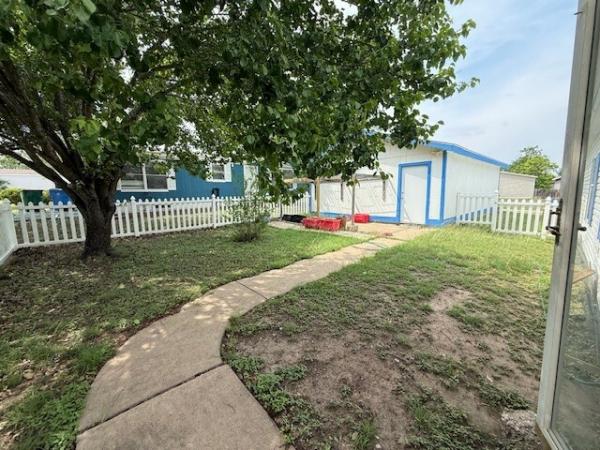 2001 Skyline wOOD mANOR Mobile Home