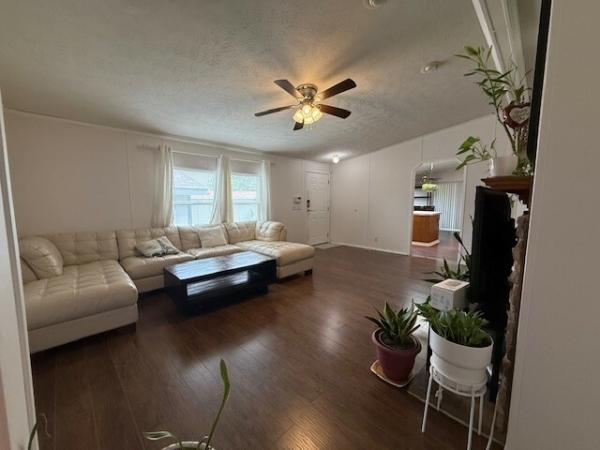 2001 Skyline wOOD mANOR Mobile Home