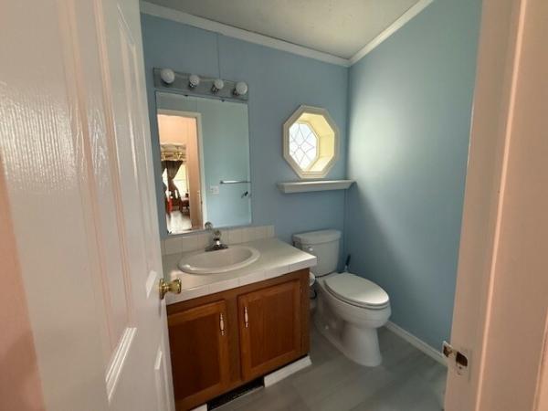 2001 Skyline wOOD mANOR Mobile Home