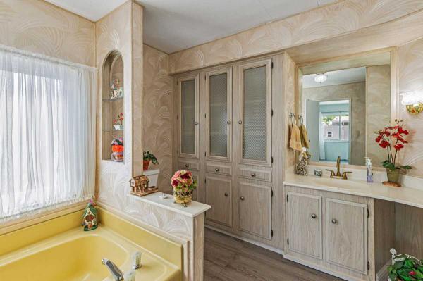 1977 Golden West  Manufactured Home