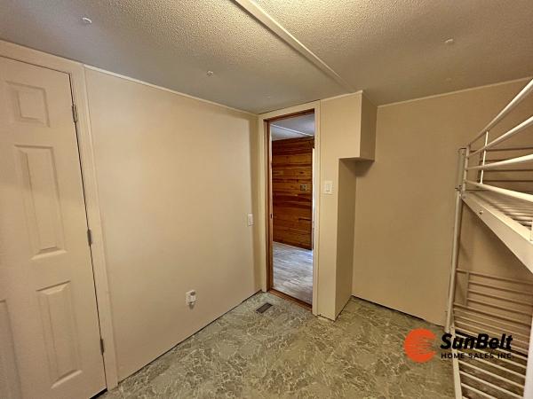 1985 Sunv Mobile Home