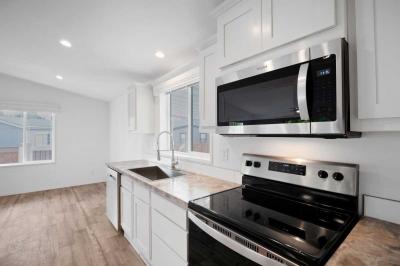 Photo 5 of 15 of home located at 2200 Lancaster Dr SE #2F Salem, OR 97317