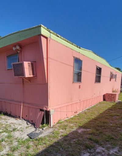 Photo 4 of 17 of home located at 8125 Us 1 Hwy #30 Vero Beach, FL 32967