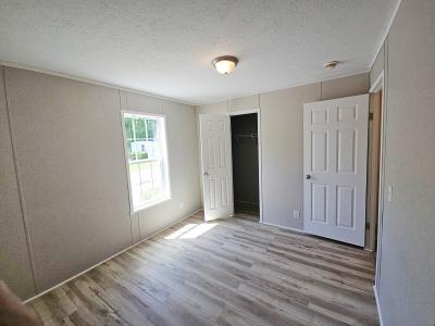 Photo 3 of 8 of home located at 159 Pinewood Chillicothe, IL 61523