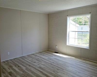 Photo 5 of 8 of home located at 159 Pinewood Chillicothe, IL 61523