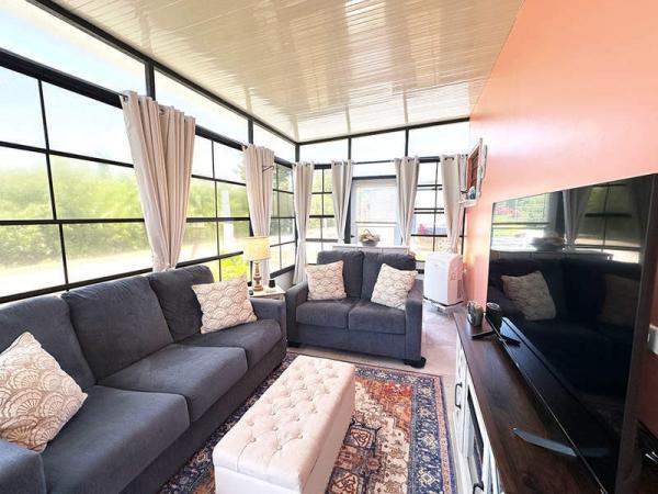 1984 LYNB Manufactured Home
