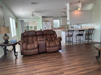 Photo 3 of 18 of home located at 2016 Bayou Drive South Ruskin, FL 33570