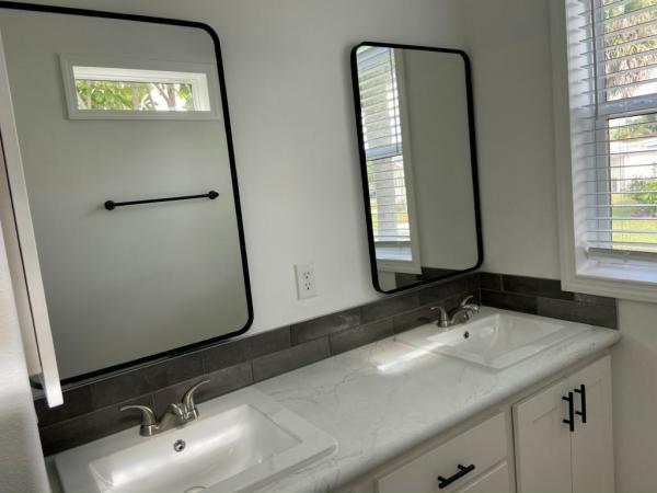 2025 Skyline - Ocala Bal Harbour w/ Den Mobile Home