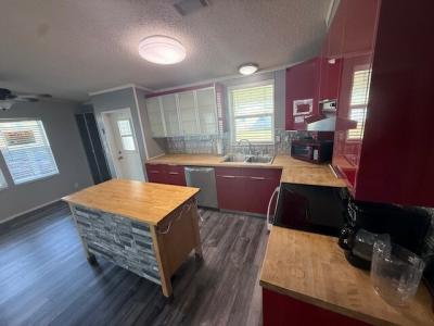 Photo 2 of 11 of home located at 117 Arietta Court Auburndale, FL 33823