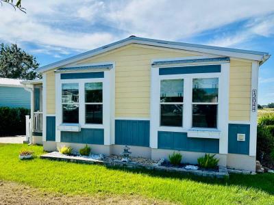Mobile Home at 12044 Lakeshore Way Oxford, FL 34484