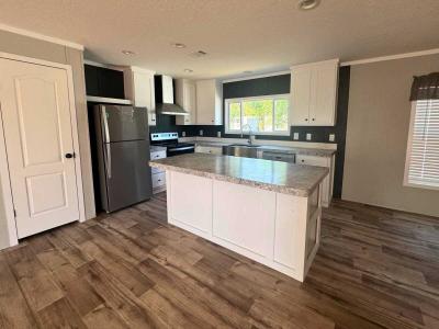 Photo 5 of 17 of home located at 11611 Sir Lawrence Court, Site 99 Thonotosassa, FL 33592