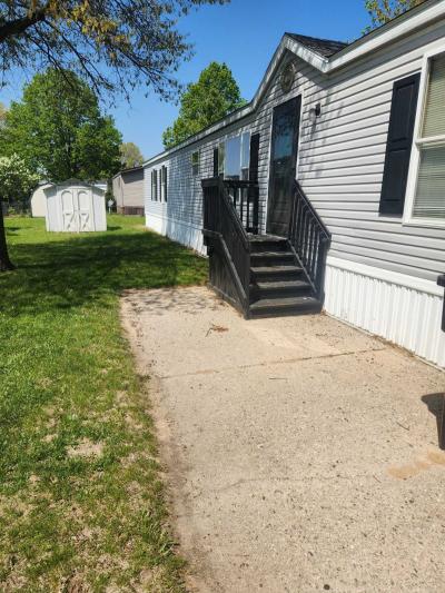 Photo 2 of 18 of home located at 3077 Eastland Ave SE Kentwood, MI 49512