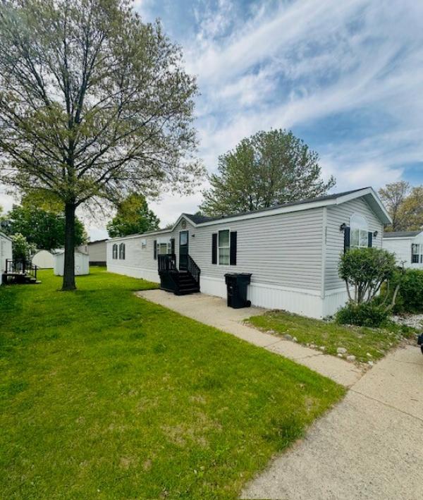 1995 Four Seasons Mobile Home For Sale
