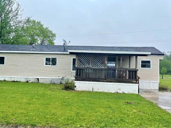 Photo 1 of 2 of home located at 2552 Smith Ave., Lot 63 Marshalltown, IA 50158