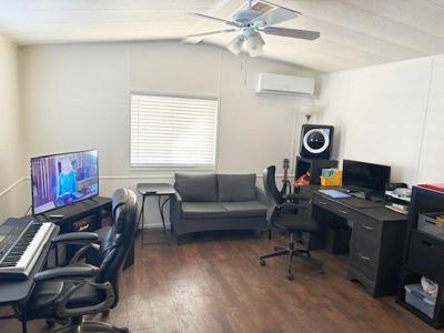 Photo 5 of 24 of home located at 775 W Roger Rd #82 Tucson, AZ 85705