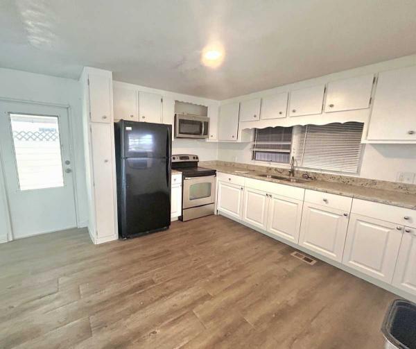 AGE 40+ PARK Mobile Home