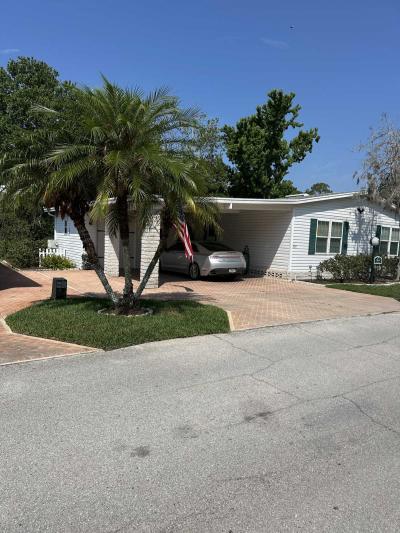 Photo 2 of 31 of home located at 1386 Deverly Dr Lot #330 Lakeland, FL 33801