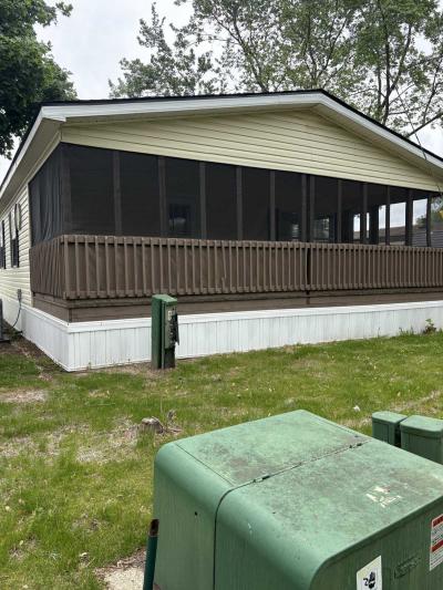 Photo 3 of 18 of home located at 430 Cedar Creek Dr. White Lake, MI 48383