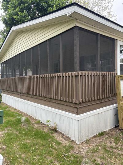 Photo 4 of 18 of home located at 430 Cedar Creek Dr. White Lake, MI 48383