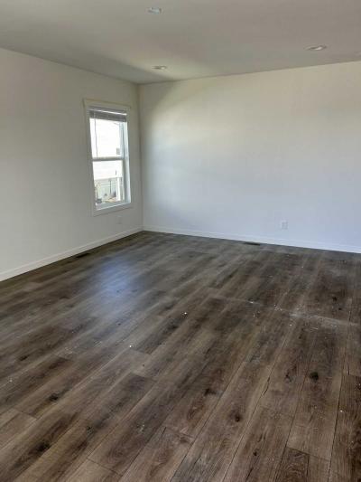 Photo 5 of 23 of home located at 10525 Somerset Blvd. #1C Bellflower, CA 90706