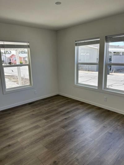 Photo 7 of 23 of home located at 10525 Somerset Blvd. #1C Bellflower, CA 90706