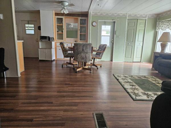 1980 TWIN Manufactured Home