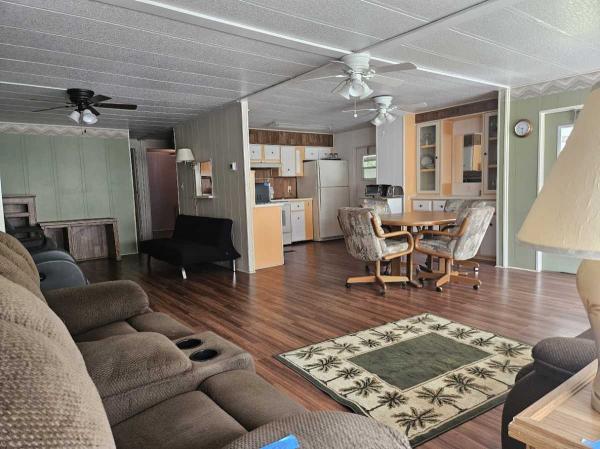 1980 TWIN Manufactured Home