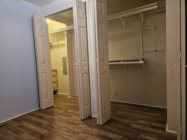 1980 TWIN Manufactured Home