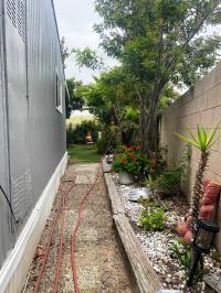1975 Madison HUGE CORNER INTERIOR Mobile Home