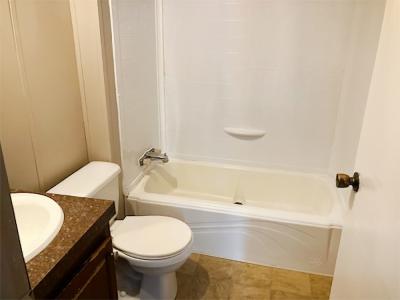 Photo 3 of 4 of home located at 76 Camelot Gardner, IL 60424