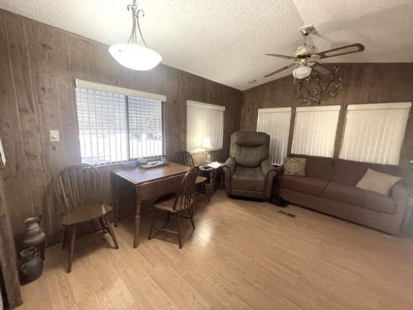 1987 Schult Manufactured Home