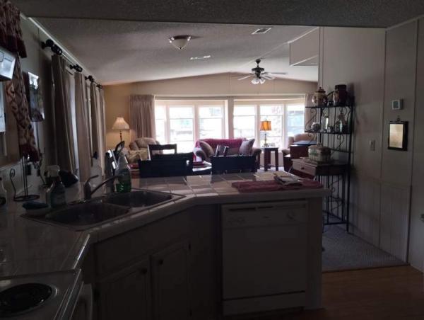 1988 Pine Grove Manufactured Home