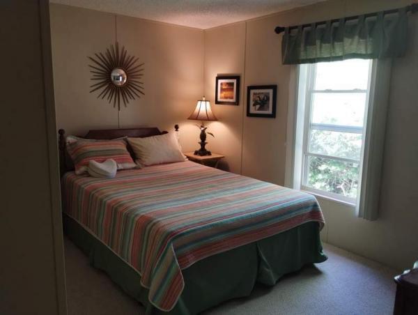1988 Pine Grove Manufactured Home