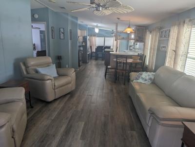 Photo 5 of 14 of home located at 26 E Hampton Dr Auburndale, FL 33823