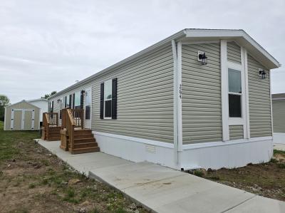 Mobile Home at 264 W Glengarry Ct Highland, MI 48357