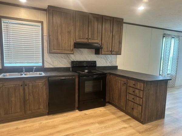 2023 96PLH16663BH23A  Home